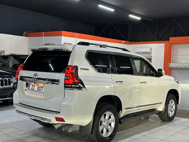 Toyota Land Cruiser Prado-6