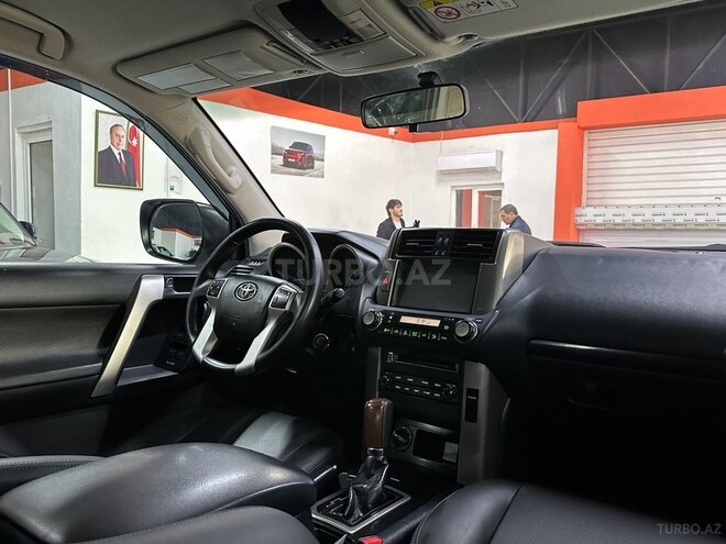 Toyota Land Cruiser Prado-15