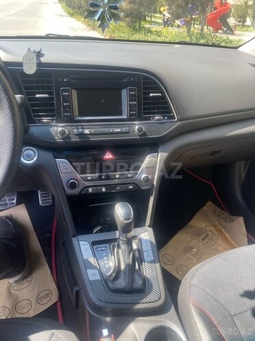 Hyundai Elantra 2018, 124,000 km - 2.0 л - Bakı