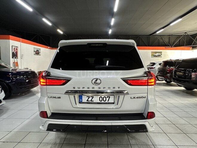 Lexus LX 450d-6
