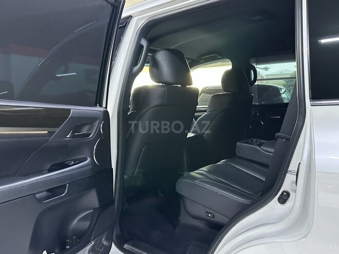 Lexus LX 450d-14