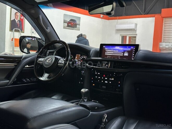 Lexus LX 450d-18