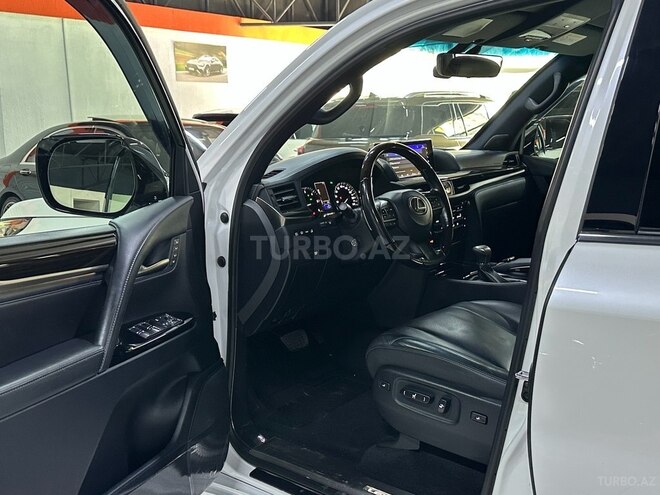 Lexus LX 450d-13