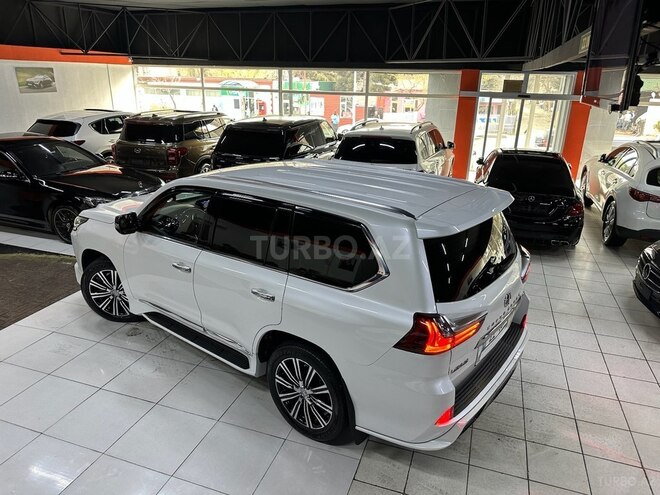 Lexus LX 450d-12