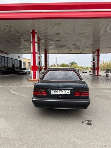 Mercedes E 200 2000, 385,222 km - 2.0 l - Ağcabədi
