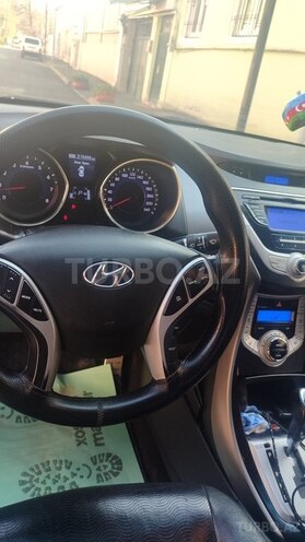 Hyundai Elantra 2012, 219,500 km - 1.8 l - Quba
