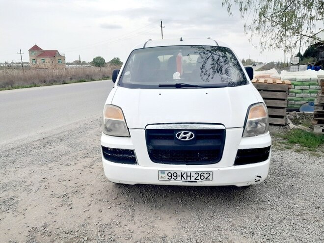 Hyundai H-1 2005, 184,000 km - 2.5 л - Salyan