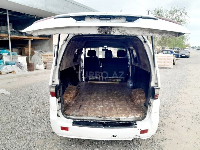 Hyundai H-1 2005, 184,000 km - 2.5 л - Salyan