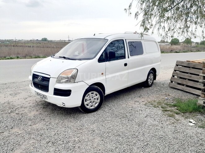 Hyundai H-1 2005, 184,000 km - 2.5 л - Salyan