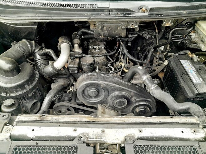 Hyundai H-1 2005, 184,000 km - 2.5 л - Salyan
