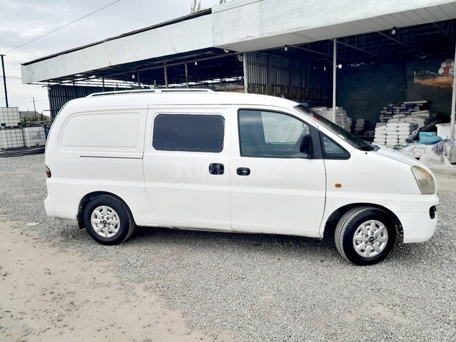 Hyundai H-1 2005, 184,000 km - 2.5 л - Salyan
