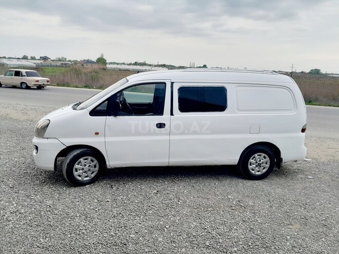 Hyundai H-1 2005, 184,000 km - 2.5 л - Salyan