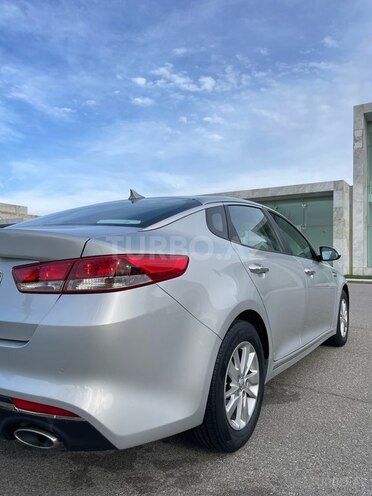 Kia K5-11