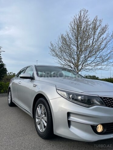 Kia K5-4