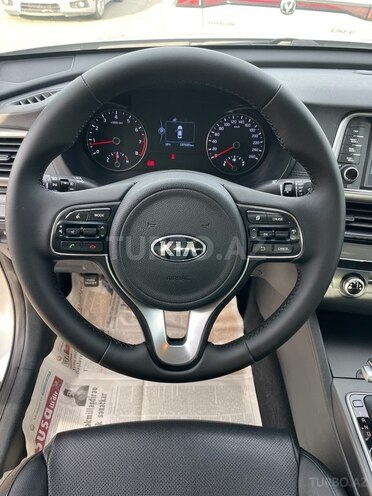 Kia K5-3