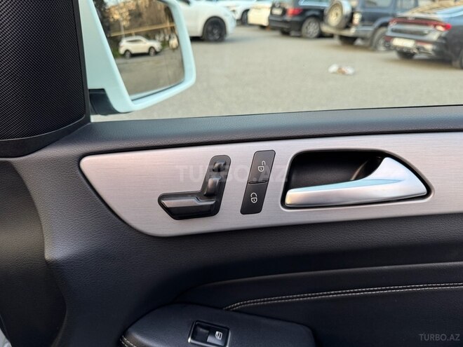 Mercedes ML 350 4MATIC 2014, 196,000 km - 3.5 л - Bakı