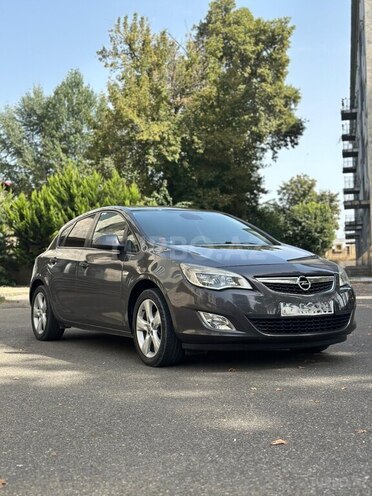 Opel Astra 2010, 300,000 km - 1.3 l - İsmayıllı