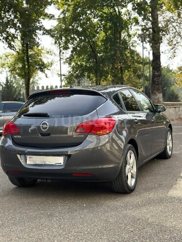 Opel Astra 2010, 300,000 km - 1.3 l - İsmayıllı