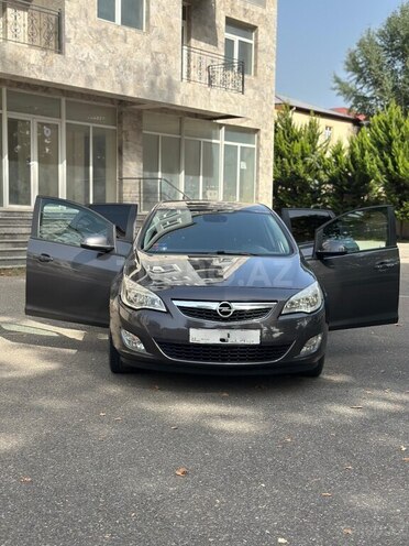 Opel Astra 2010, 300,000 km - 1.3 l - İsmayıllı