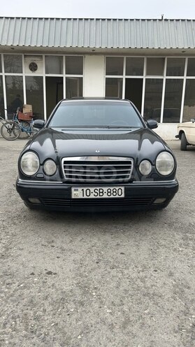 Mercedes E 320 1998, 258,000 km - 3.2 l - Yevlax