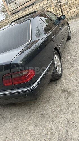 Mercedes E 320 1998, 258,000 km - 3.2 l - Yevlax