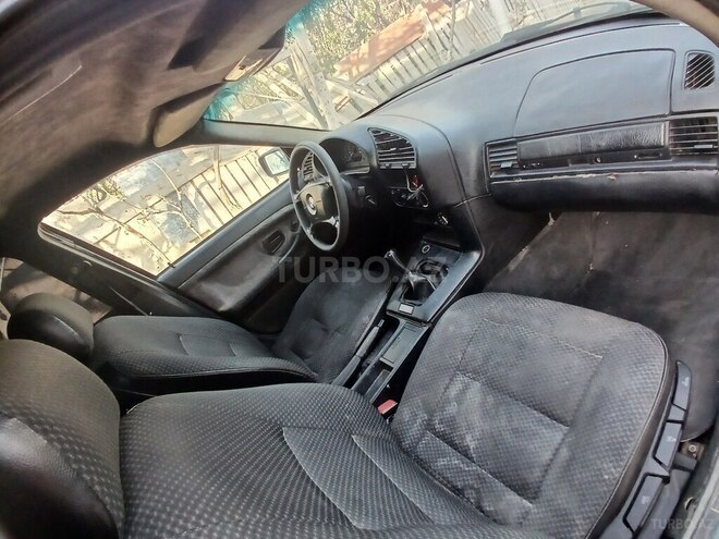 BMW 318 1995, 504,184 km - 1.8 l - Sumqayıt