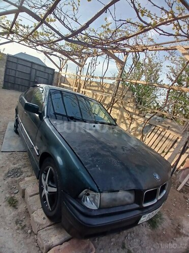 BMW 318 1995, 504,184 km - 1.8 l - Sumqayıt