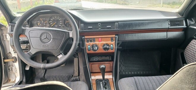 Mercedes E 250 1995, 494,000 km - 2.5 л - Bakı