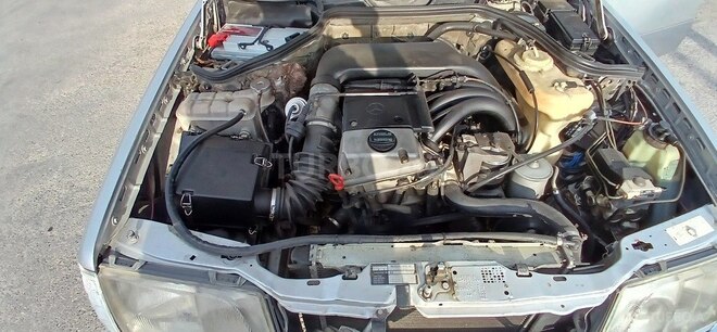 Mercedes E 250 1995, 494,000 km - 2.5 л - Bakı