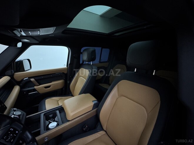 Land Rover Defender-9