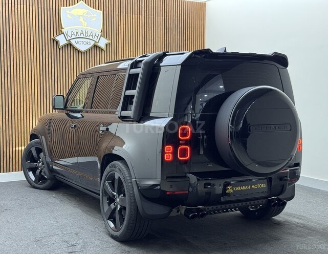 Land Rover Defender-6