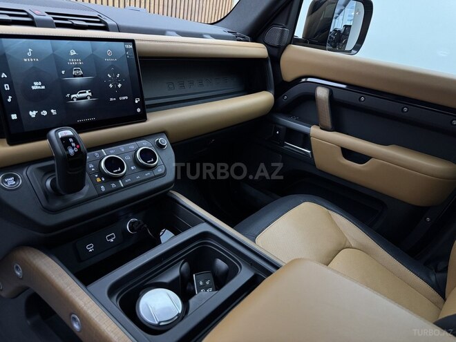Land Rover Defender-11