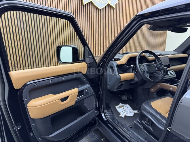 Land Rover Defender-8