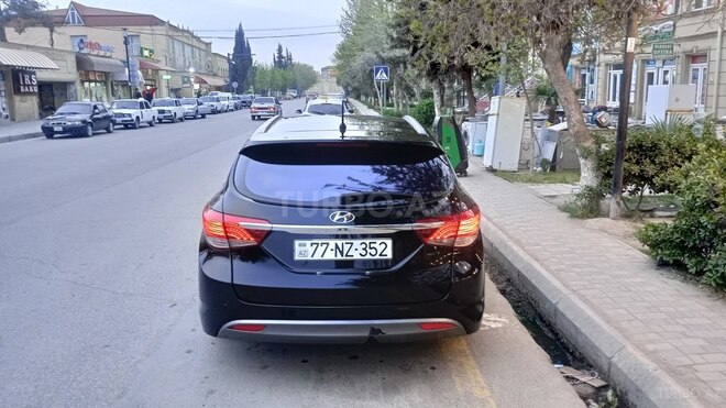 Hyundai i40 2011, 160,000 km - 2.0 l - Salyan