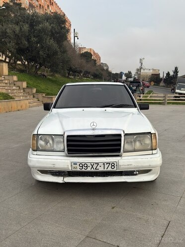 Mercedes E 200 1988, 258,452 km - 2.0 л - Bakı