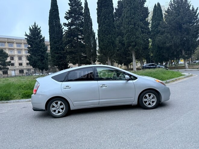 Toyota Prius-8