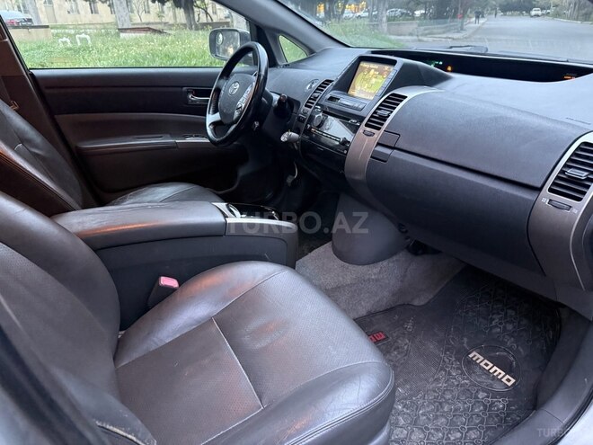 Toyota Prius-7