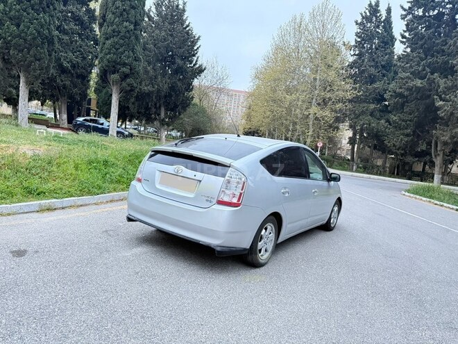 Toyota Prius-5