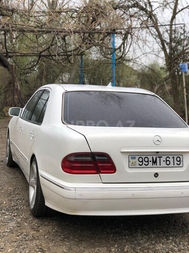 Mercedes E 240 2000, 243,000 km - 2.4 l - Bakı