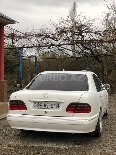 Mercedes E 240 2000, 243,000 km - 2.4 l - Bakı