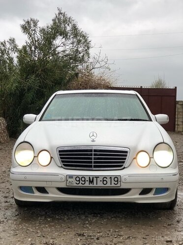 Mercedes E 240 2000, 243,000 km - 2.4 l - Bakı