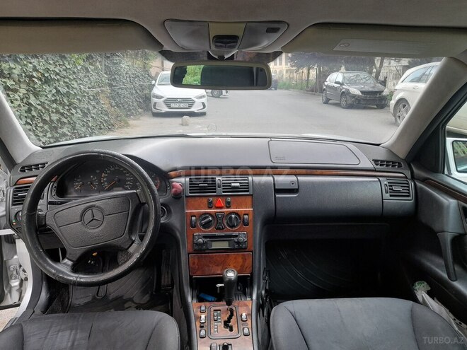 Mercedes E 220 d 1998, 397,613 km - 2.2 l - Bakı