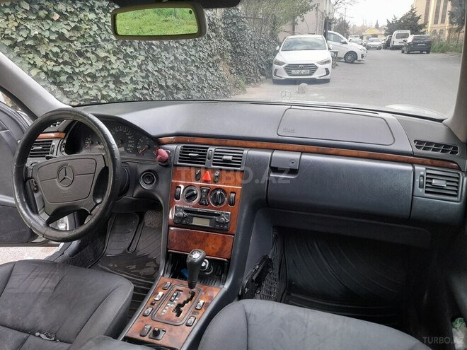 Mercedes E 220 d 1998, 397,613 km - 2.2 l - Bakı