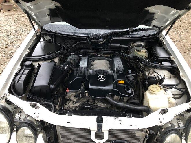 Mercedes E 240 2000, 243,000 km - 2.4 l - Bakı