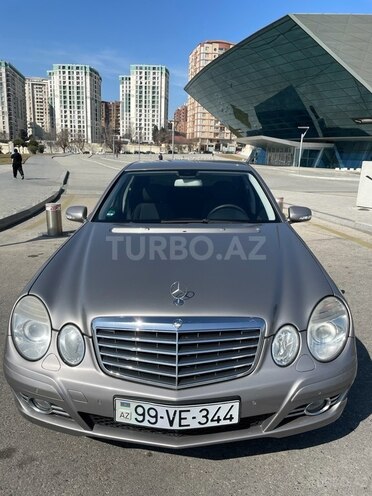 Mercedes E 220 d-3