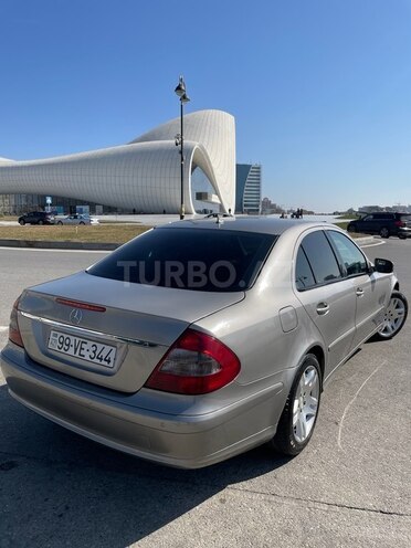 Mercedes E 220 d-4