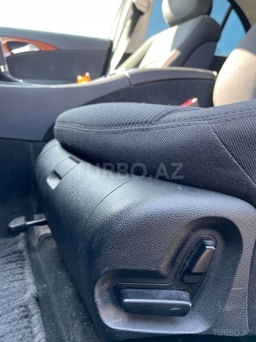 Mercedes E 220 d-13