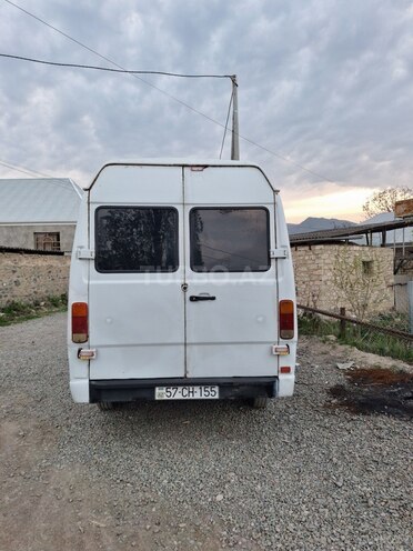 Mercedes 208 D 1992, 450,000 km - 2.5 l - Şəmkir