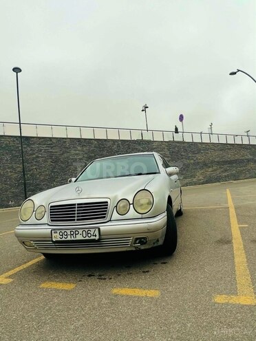 Mercedes E 220 d 1999, 347,000 km - 2.2 л - Bakı
