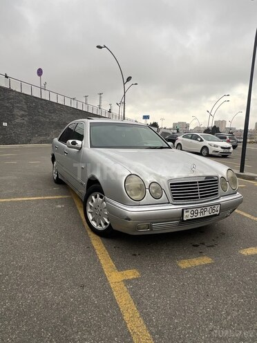 Mercedes E 220 d 1999, 347,000 km - 2.2 л - Bakı